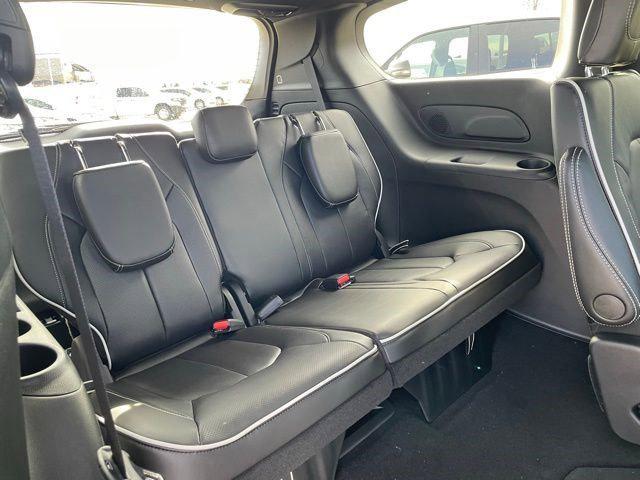 2026 Chrysler Pacifica Limited AWD