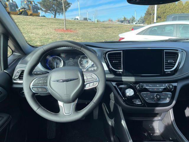 2026 Chrysler Pacifica Limited AWD