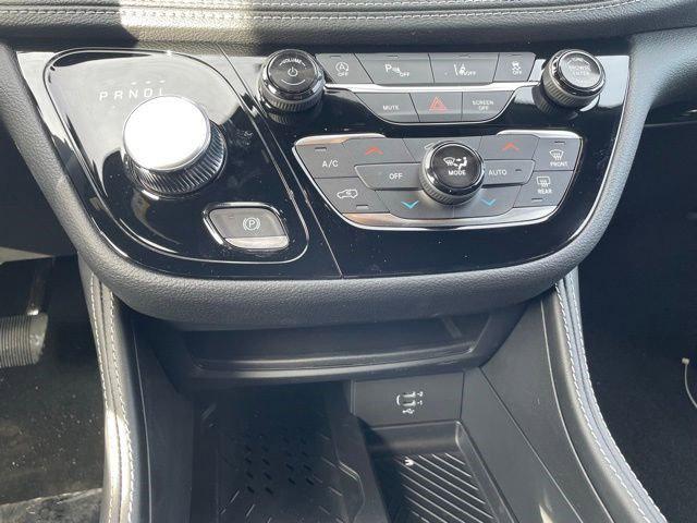 2026 Chrysler Pacifica Limited AWD