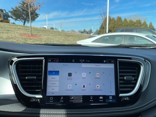 2026 Chrysler Pacifica Limited AWD