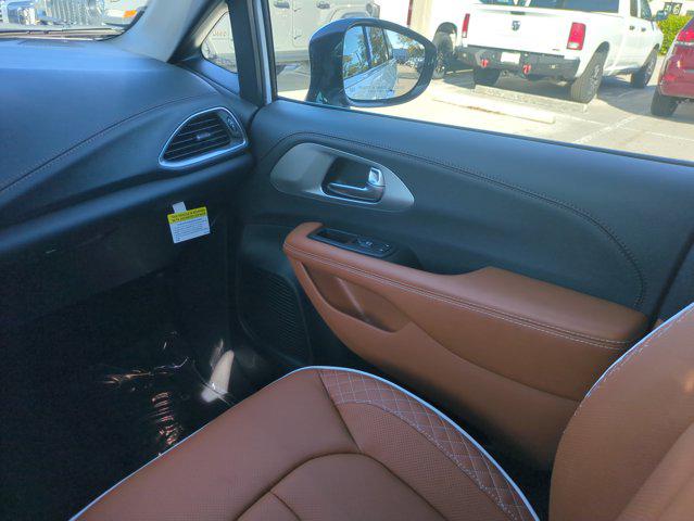 2026 Chrysler Pacifica Pinnacle AWD