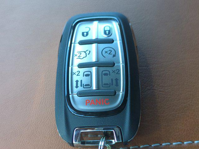 2026 Chrysler Pacifica Pinnacle AWD