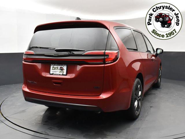 2026 Chrysler Pacifica Select AWD