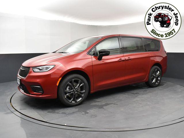 2026 Chrysler Pacifica Select AWD