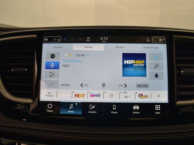 2026 Chrysler Pacifica Select AWD