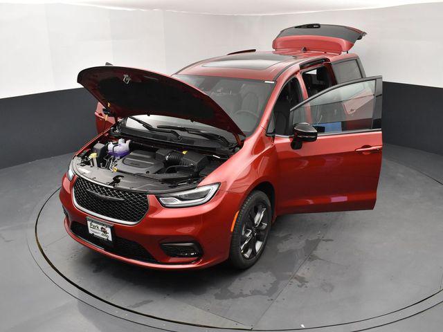 2026 Chrysler Pacifica Select AWD