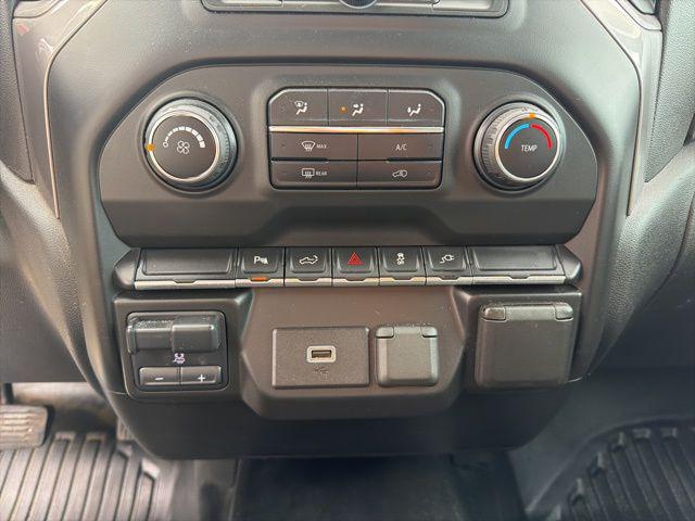 2020 Chevrolet Silverado 1500 4WD Crew Cab Standard Bed WT