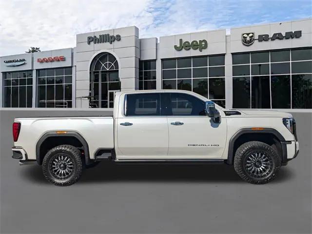 2025 GMC Sierra 2500HD 4WD Crew Cab Standard Bed Denali Ultimate 2025 GMC Sierra 2500HD 4WD Crew Cab Standard Bed Denali Ultimate