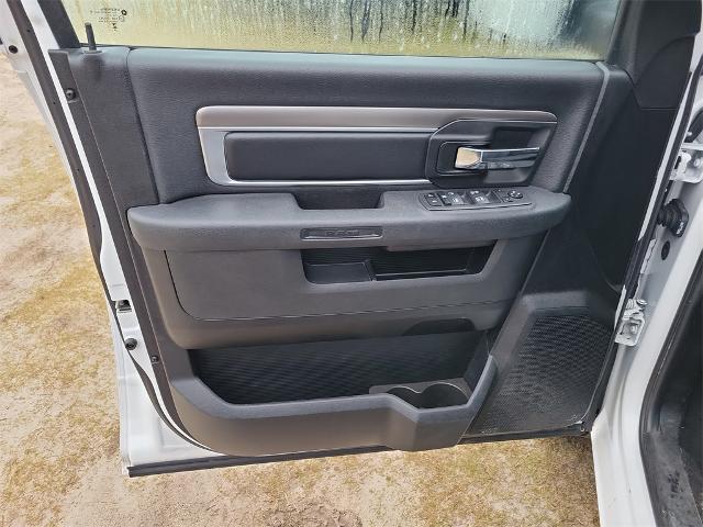 2024 Ram 1500 Classic Warlock Crew Cab 4x2 5'7" Box