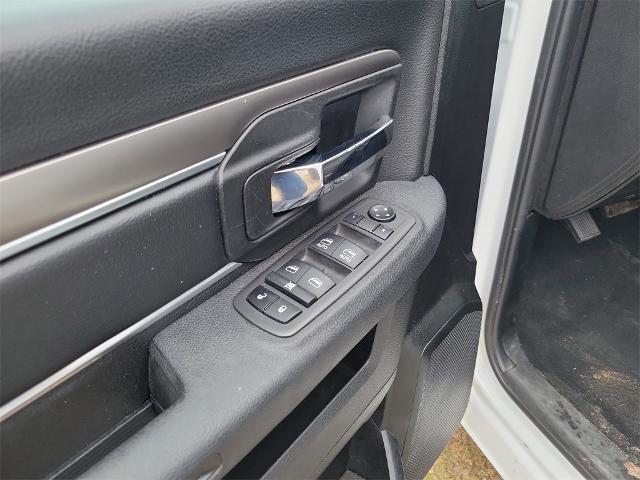 2024 Ram 1500 Classic Warlock Crew Cab 4x2 5'7" Box