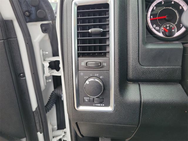 2024 Ram 1500 Classic Warlock Crew Cab 4x2 5'7" Box