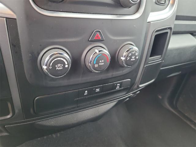 2024 Ram 1500 Classic Warlock Crew Cab 4x2 5'7" Box