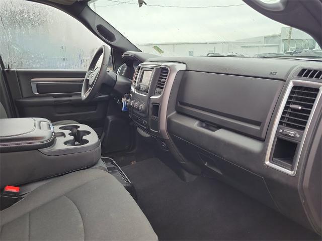 2024 Ram 1500 Classic Warlock Crew Cab 4x2 5'7" Box