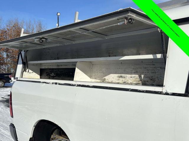 2017 RAM 3500 Tradesman Crew Cab 4x4 8 Box