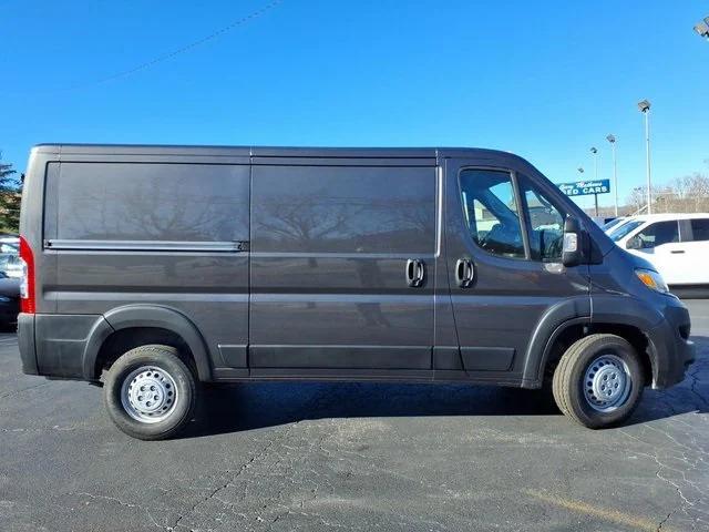 2025 RAM ProMaster 1500 Cargo Van Tradesman Low Roof 136 WB w/Pass Seat