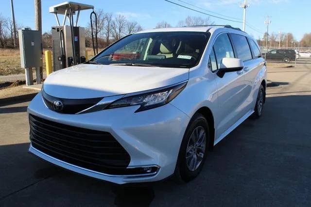 2022 Toyota Sienna XLE