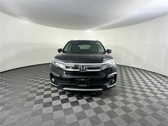 2020 Honda Pilot AWD Touring 8 Passenger 2020 Honda Pilot AWD Touring 8 Passenger