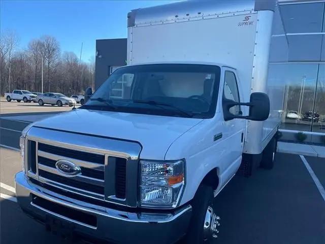 2018 Ford E-450 Cutaway E-450
