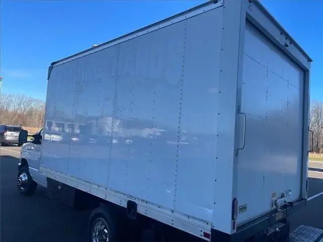 2018 Ford E-450 Cutaway E-450