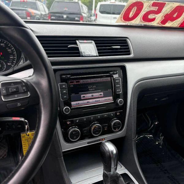 2012 Volkswagen Passat 2.5L SE