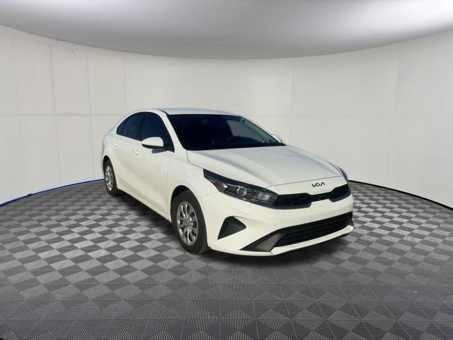 2024 Kia Forte LX's photo