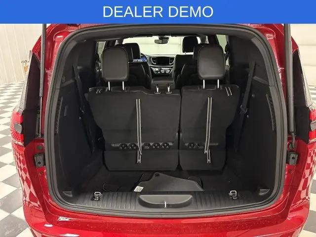 2026 Chrysler Pacifica Select AWD