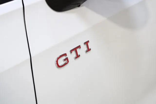 2026 Volkswagen Golf GTI SE