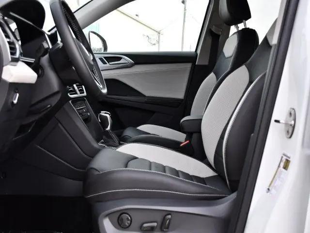 2026 Volkswagen Taos SEL