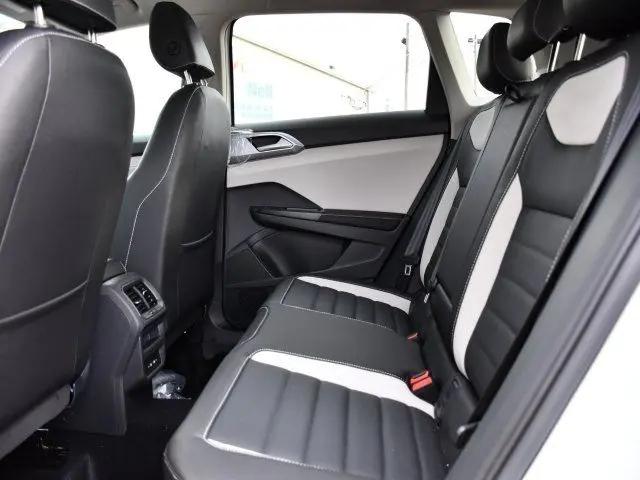 2026 Volkswagen Taos SEL
