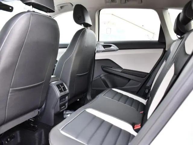 2026 Volkswagen Taos SEL