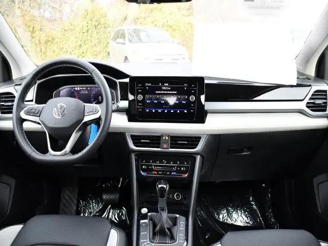 2026 Volkswagen Taos SEL