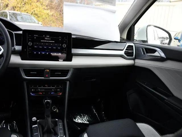 2026 Volkswagen Taos SEL
