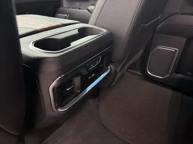 2023 Chevrolet Silverado 1500 4WD Crew Cab Short Bed High Country