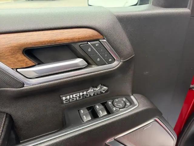 2023 Chevrolet Silverado 1500 4WD Crew Cab Short Bed High Country
