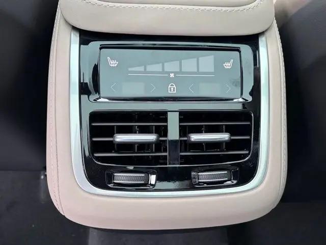 2026 Volvo XC90 Ultra, B6 AWD Gas (mild hybrid), Gasoline, Bright, 7 Seats