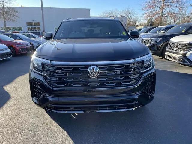 2026 Volkswagen Atlas Cross Sport SEL R-Line Black