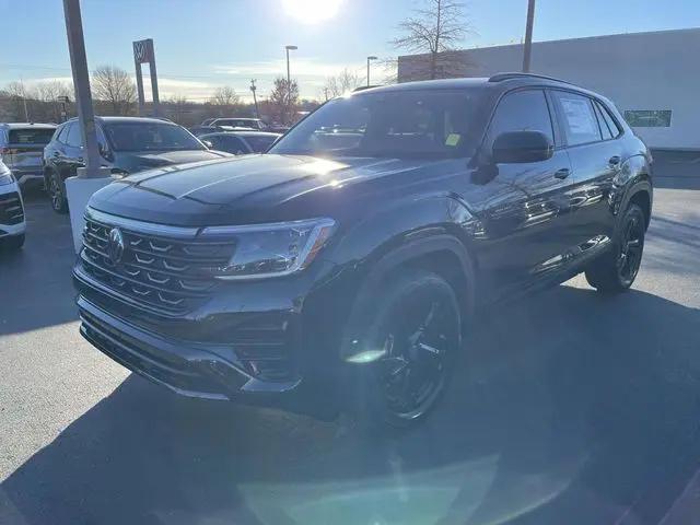 2026 Volkswagen Atlas Cross Sport SEL R-Line Black