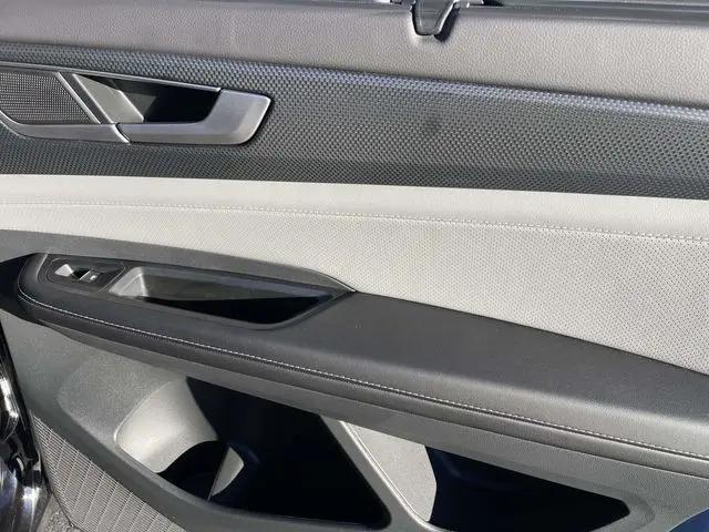 2026 Volkswagen Atlas Cross Sport SEL R-Line Black