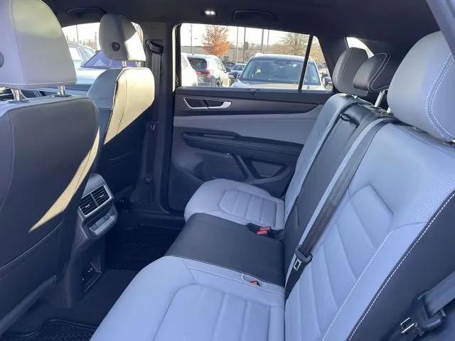 2026 Volkswagen Atlas Cross Sport SEL R-Line Black
