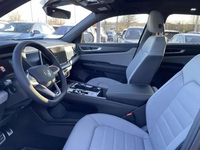 2026 Volkswagen Atlas Cross Sport SEL R-Line Black