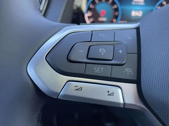 2026 Volkswagen Atlas Cross Sport SEL R-Line Black