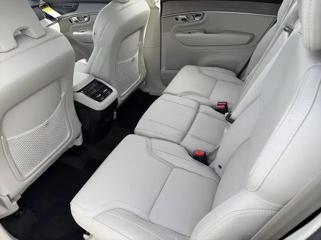 2026 Volvo XC90 Ultra, B6 AWD Gas (mild hybrid), Gasoline, Bright, 7 Seats