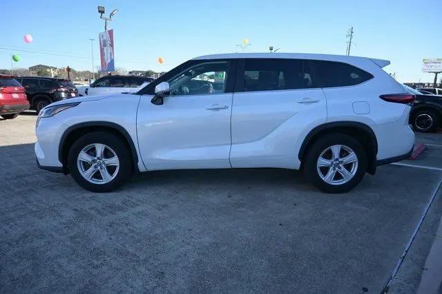 2023 Toyota Highlander LE