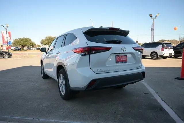 2023 Toyota Highlander LE