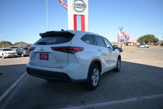 2023 Toyota Highlander LE