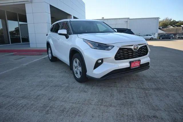 2023 Toyota Highlander LE