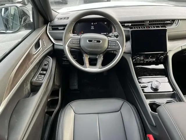 2025 Jeep Grand Cherokee L Limited 4x4