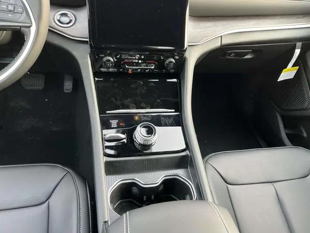 2025 Jeep Grand Cherokee L Limited 4x4