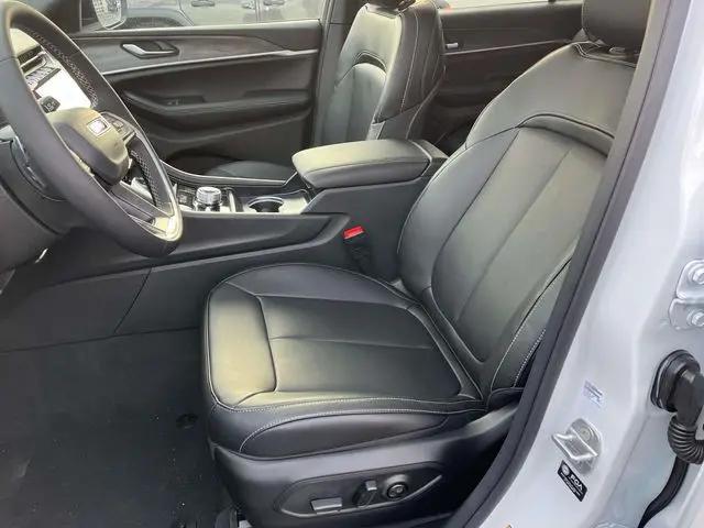 2025 Jeep Grand Cherokee L Limited 4x4