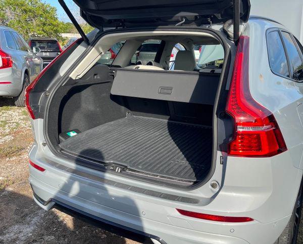 2024 Volvo XC60 B5 Plus Dark Theme 2024 Volvo XC60 B5 Plus Dark Theme